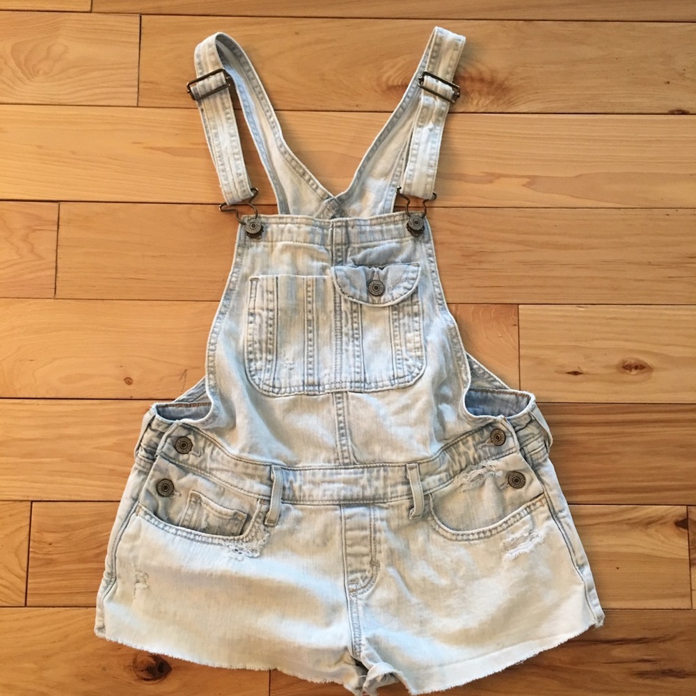 Abercrombie overall shorts. Size Small.